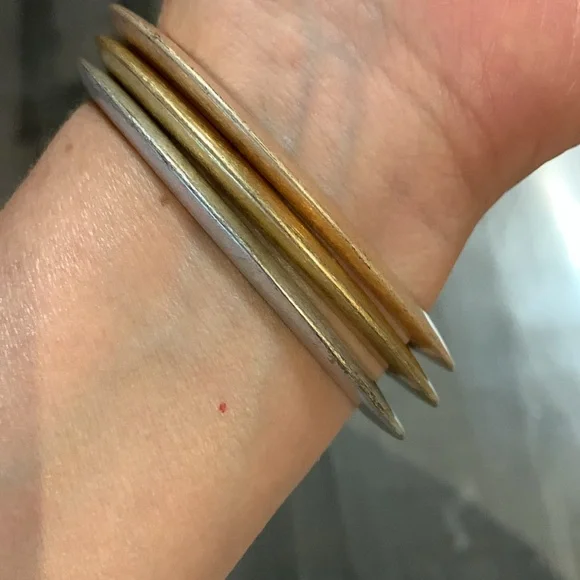 Three bracelets - Picture 4 of 6